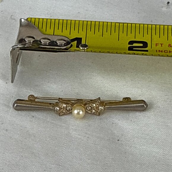 Vintage Bar Brooch Faux Pearl Rhinestone Accent Gold Tone Art Deco Pin 2" - Picture 6 of 6